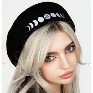 Disturbia - Lunar Embroidered Beret
